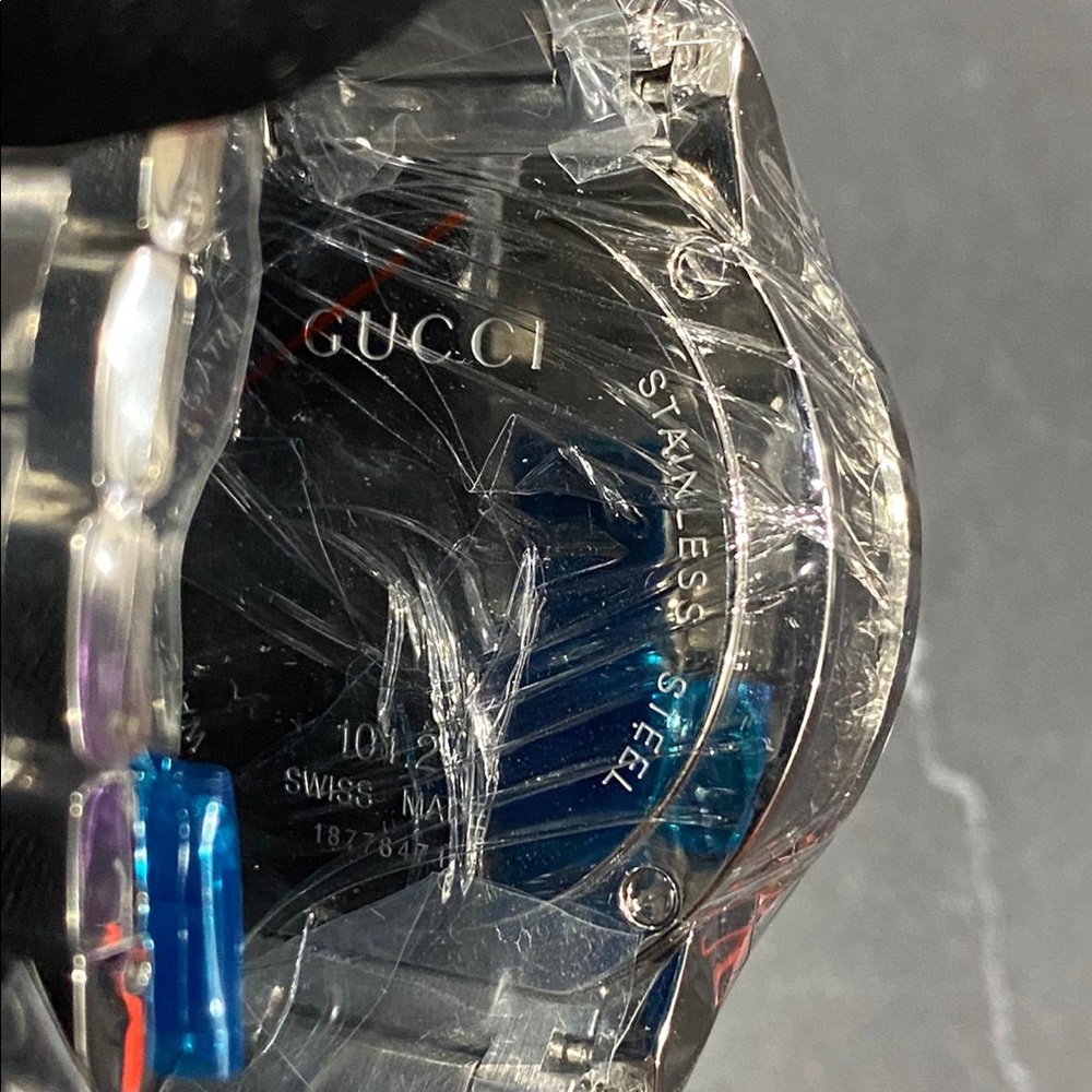 NIB Black Gucci Watch - Picture 7 of 10